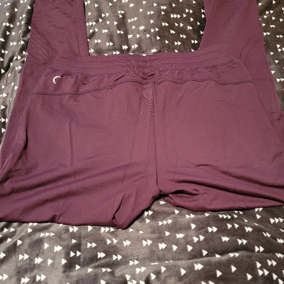 ZYIA Unwind Jogger Plum Size 8-10 - Picture 3 of 3